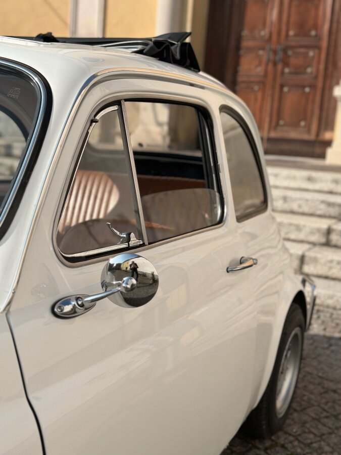 Fiat 500 L 1971 — dettaglio specchietto e finestrino